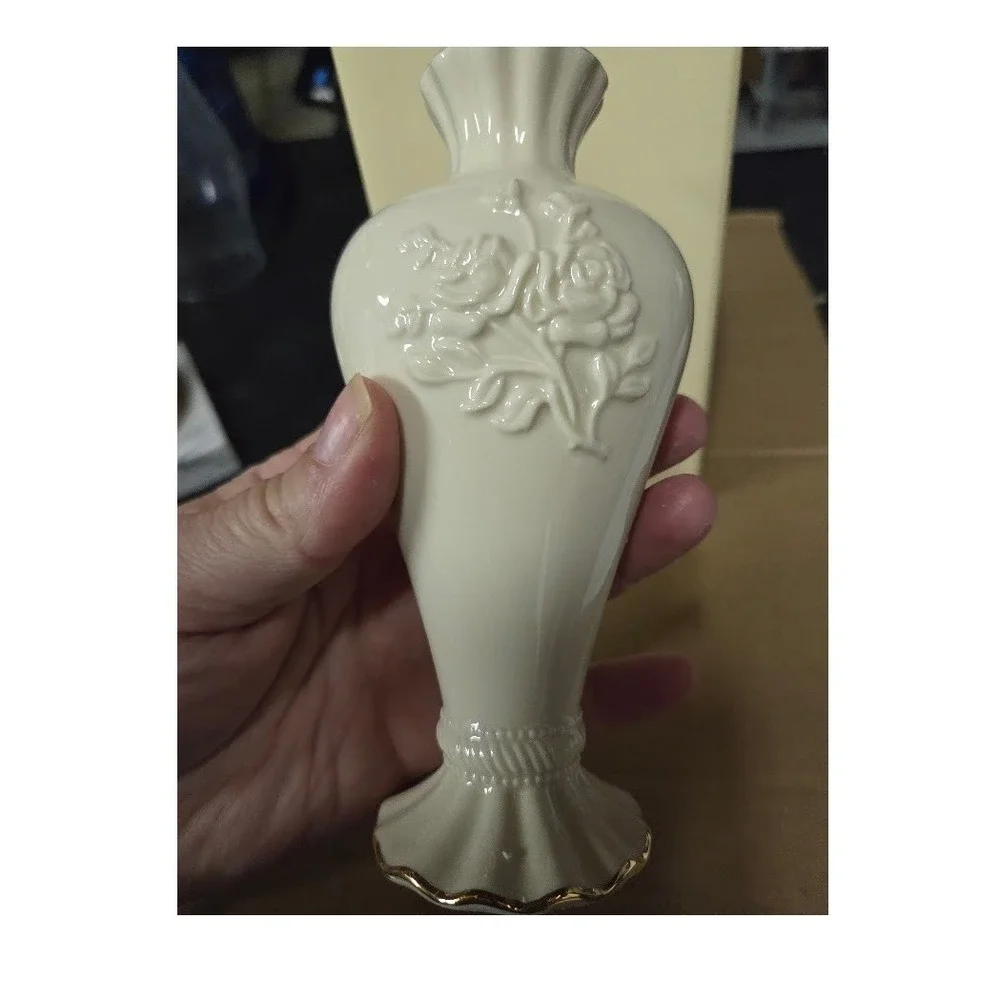 Lenox Floral Bud Vase Cream Fine Bone China Gold Trim Rose Embossed 762253 6.5